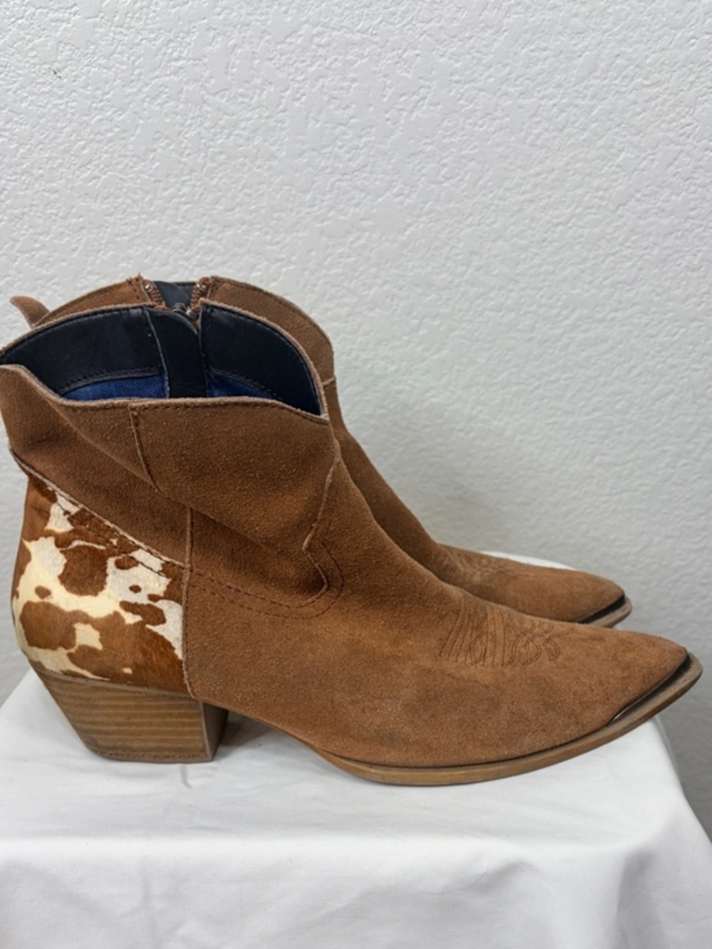 dingo Brown Suede Western Ankle Booties with Cowhide Accent Shorties - 9.5